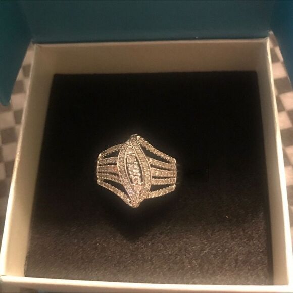 Stunning New .50 Carat Genuine Diamond Cluster Cocktail Ring Sz 8 - Picture 1 of 4